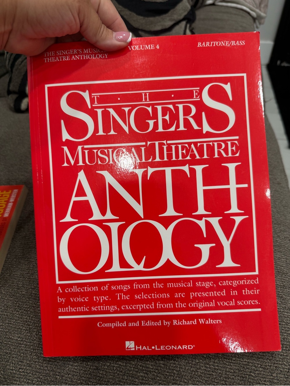 Hal Leonard Red Musical Theatre Anthology Volume 4 - Baritone/Bass